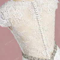 Illusion lace back with buttons 5